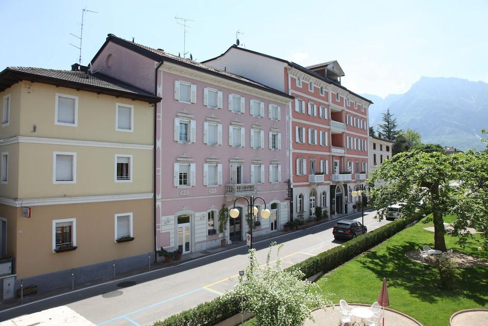Hotel Liberty Levico Terme Esterno foto