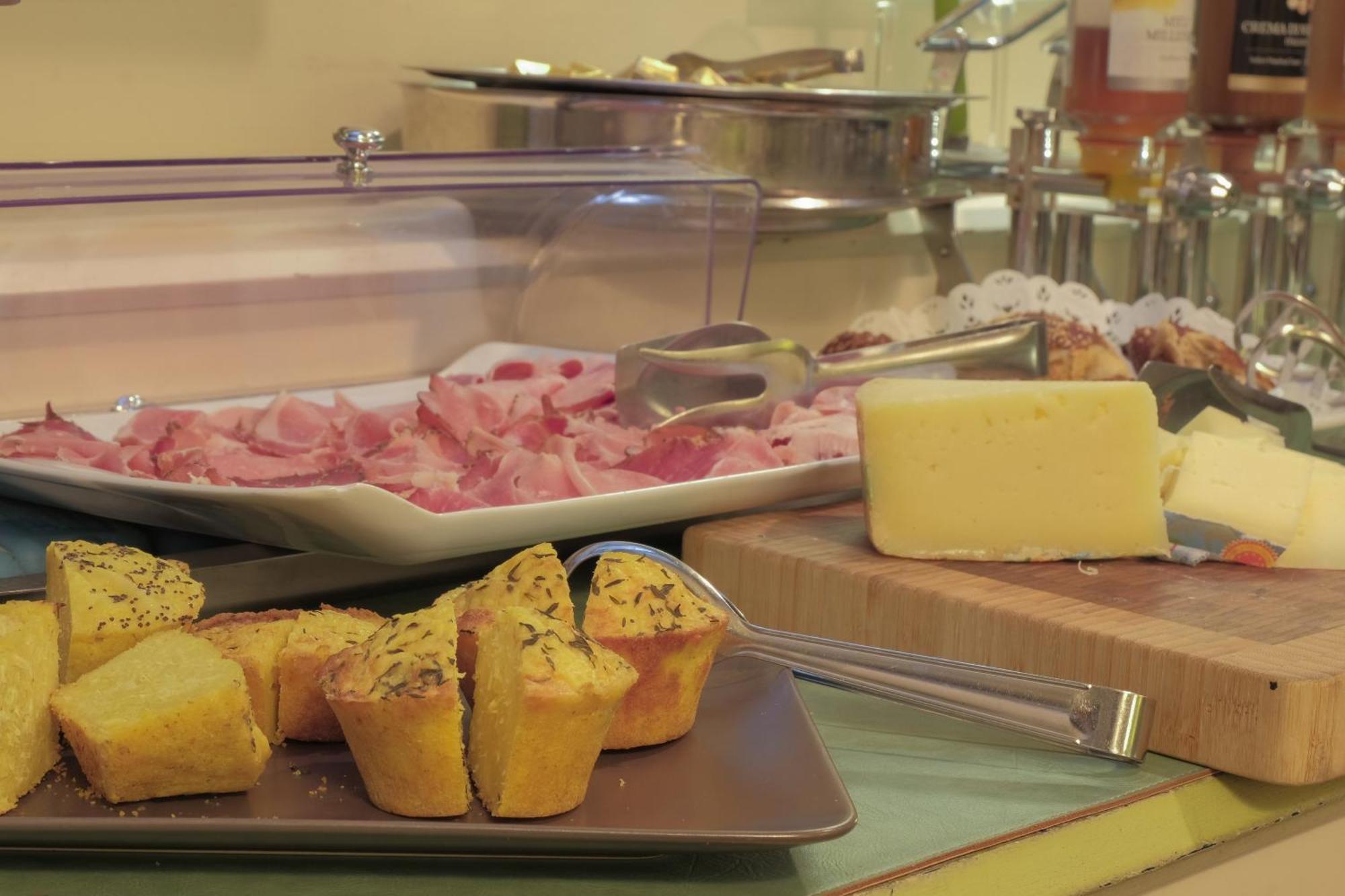 Hotel Liberty Levico Terme Esterno foto