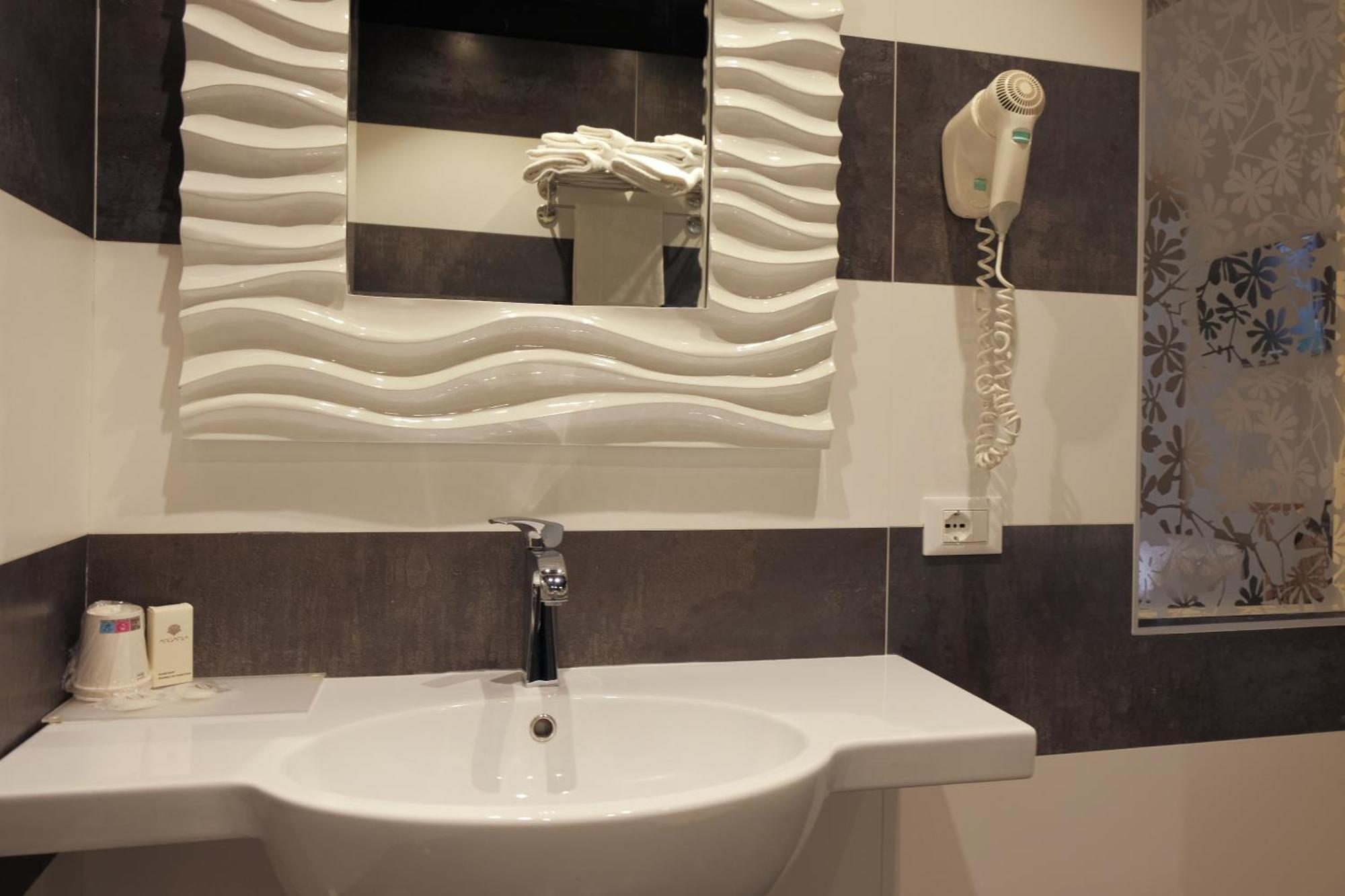 Hotel Liberty Levico Terme Esterno foto