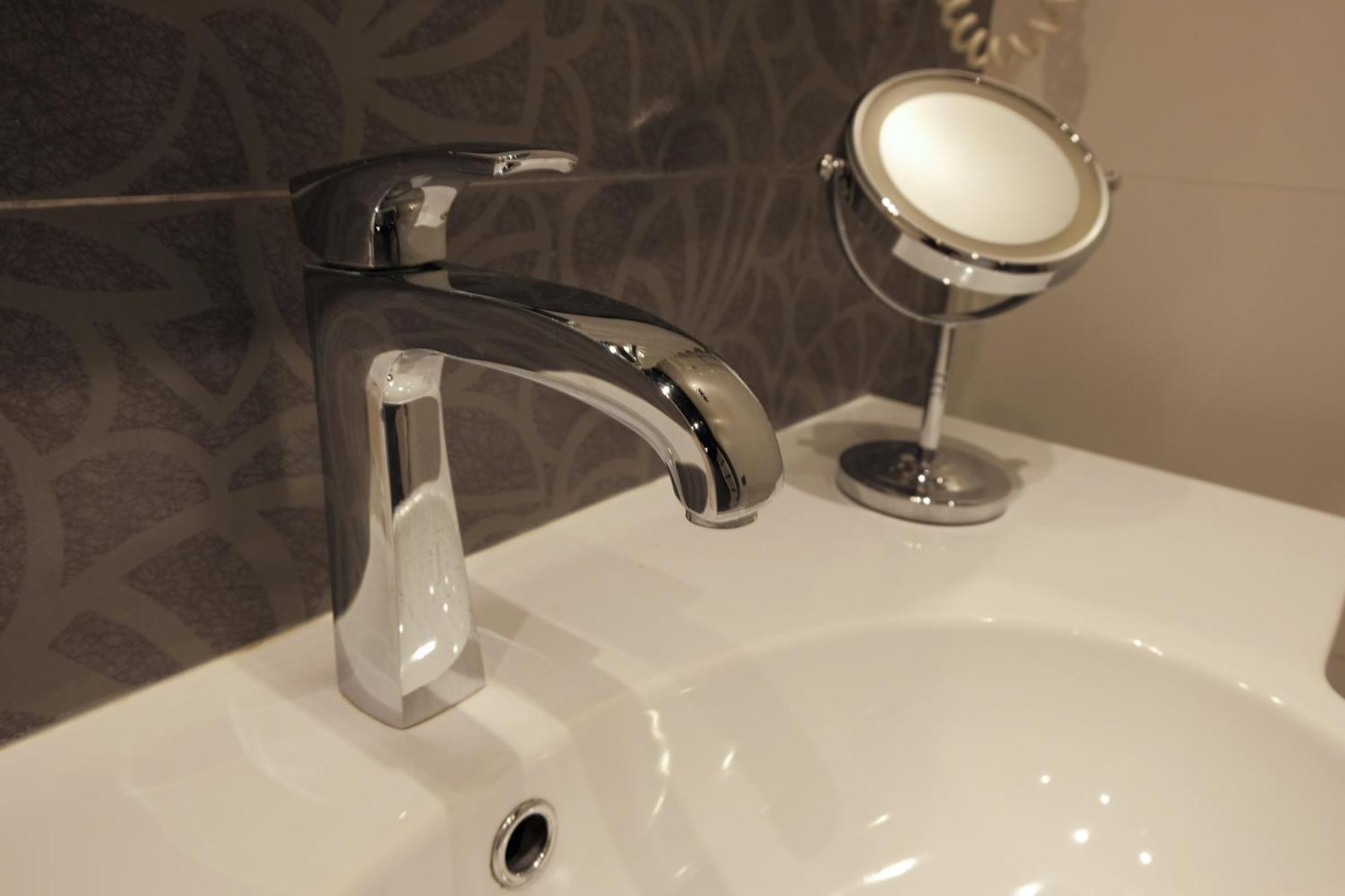 Hotel Liberty Levico Terme Esterno foto