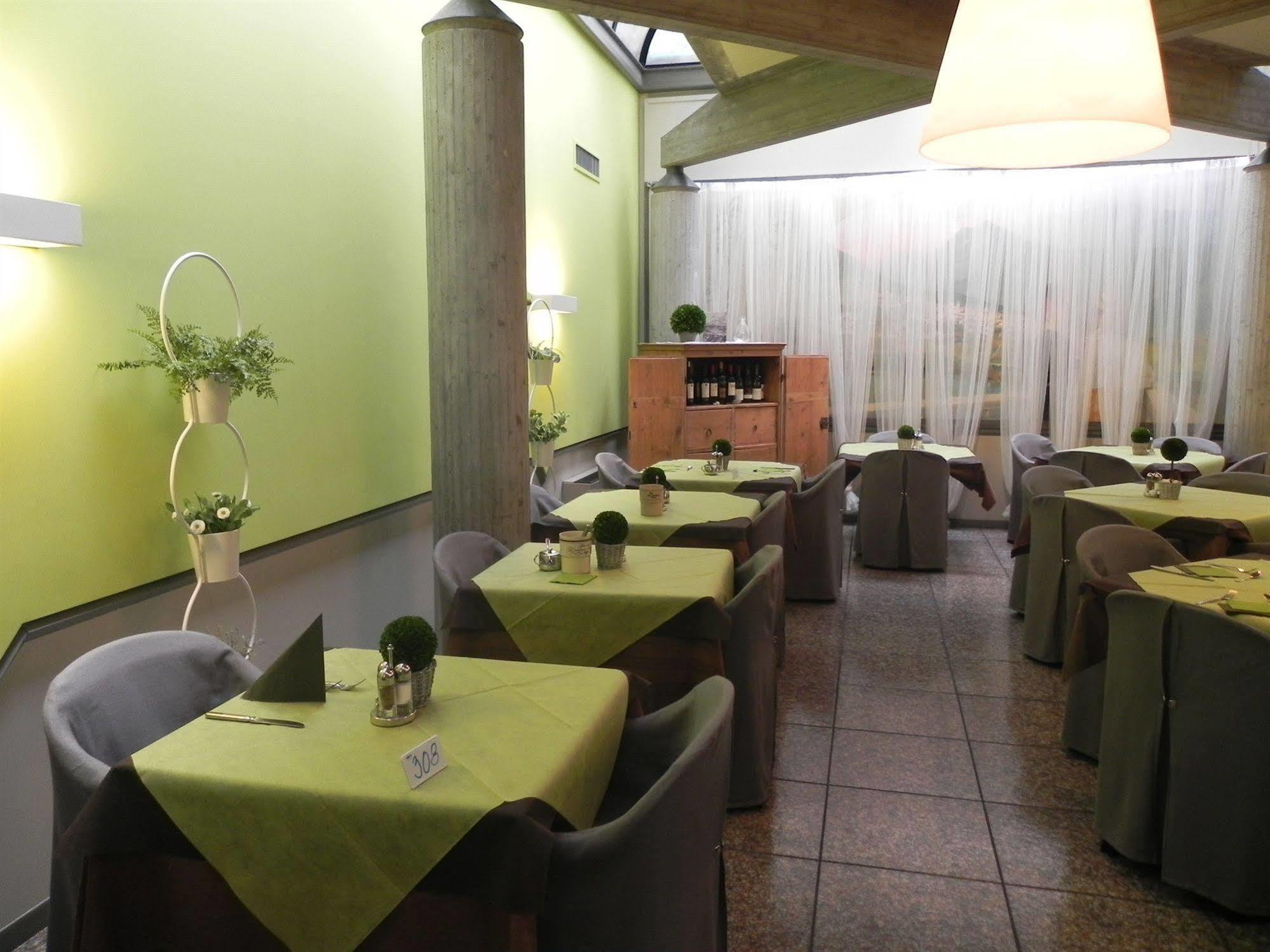 Hotel Liberty Levico Terme Esterno foto